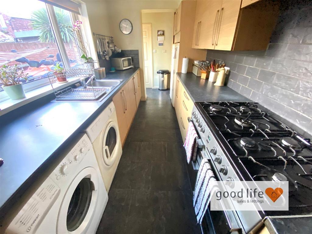 20251213 133127634 i OS98hastingsstreet.jpg