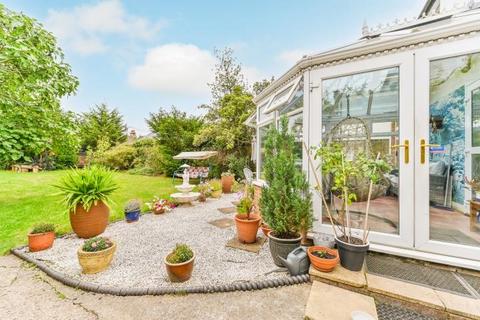 6 bedroom detached house for sale, Brigstock Road, Thornton Heath, Surrey, CR7