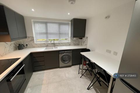 undefined, Chiltern View Road, Uxbridge, UB8