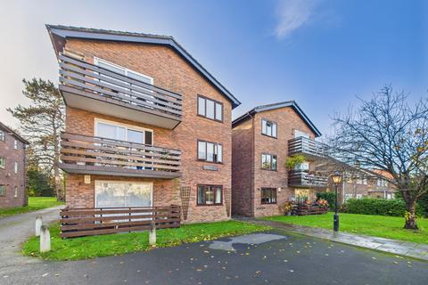 2 bedroom flat to rent, Glenbyrne Lodge, 38 Albemarle Road, Beckenham, Kent, BR3