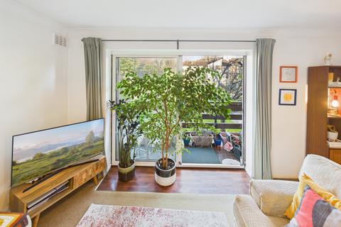 2 bedroom flat to rent, Glenbyrne Lodge, 38 Albemarle Road, Beckenham, Kent, BR3