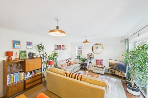 2 bedroom flat to rent, Glenbyrne Lodge, 38 Albemarle Road, Beckenham, Kent, BR3