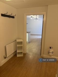 2 bedroom flat to rent, St. Georges Grove, London, SW17