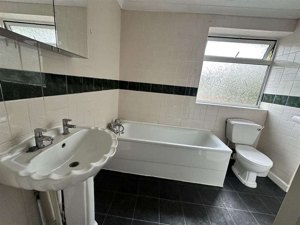 Main Bathroom