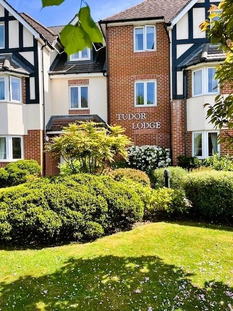 2 bed flat for sale Tudor Lodge, Solihull B92