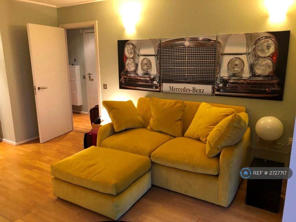 Lounge/Dining/Kitchen