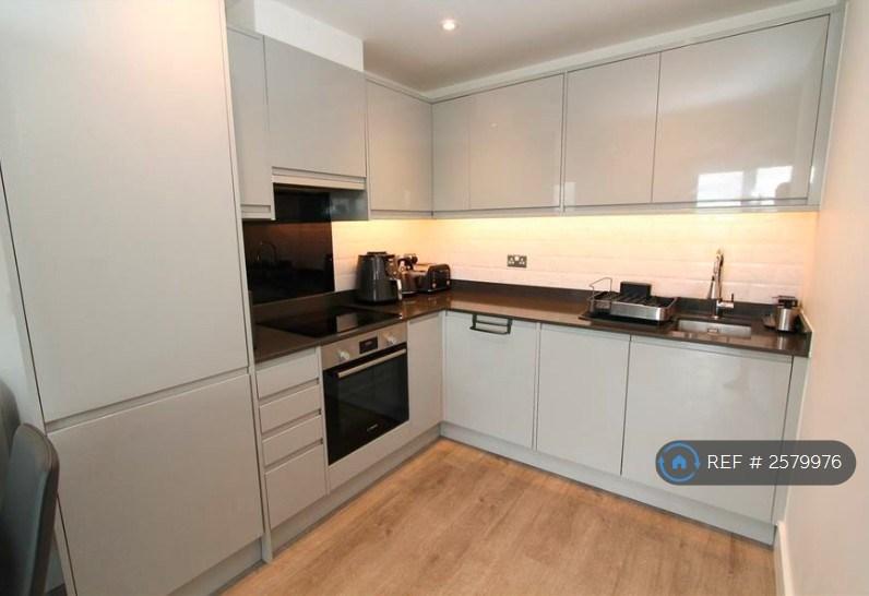 ?? Kitchen With Built-In Appliances