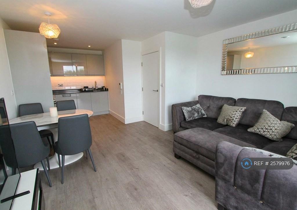 ?? Open Plan Living &amp; Dining Area