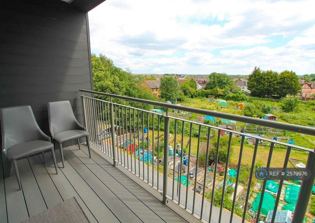 ?? Balcony View Overlooking Greenery
