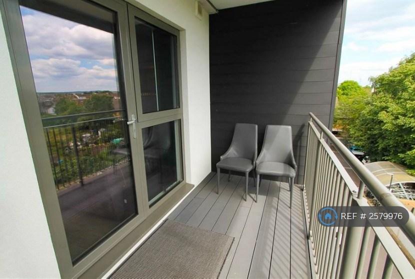 ?? Balcony Seating Area