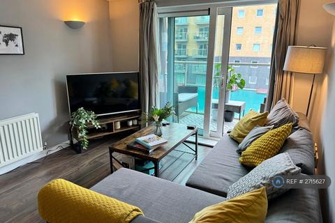 2 bedroom flat to rent, Building, London, SE18