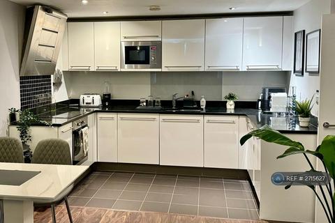 2 bedroom flat to rent, Building, London, SE18