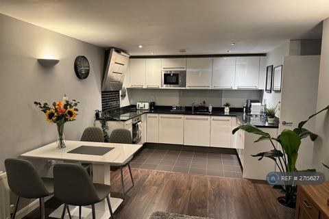 2 bedroom flat to rent, Building, London, SE18