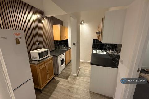 2 bedroom flat to rent, Tantallon Road, Glasgow, G41