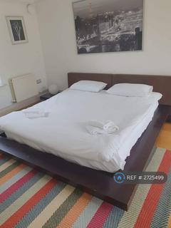 undefined, London Road, Brentford, TW8