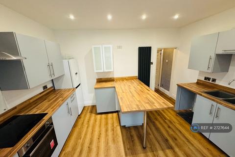 2 bedroom terraced house to rent, Ellesmere Street, Swinton, Manchester, M27