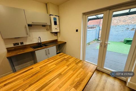 2 bedroom terraced house to rent, Ellesmere Street, Swinton, Manchester, M27