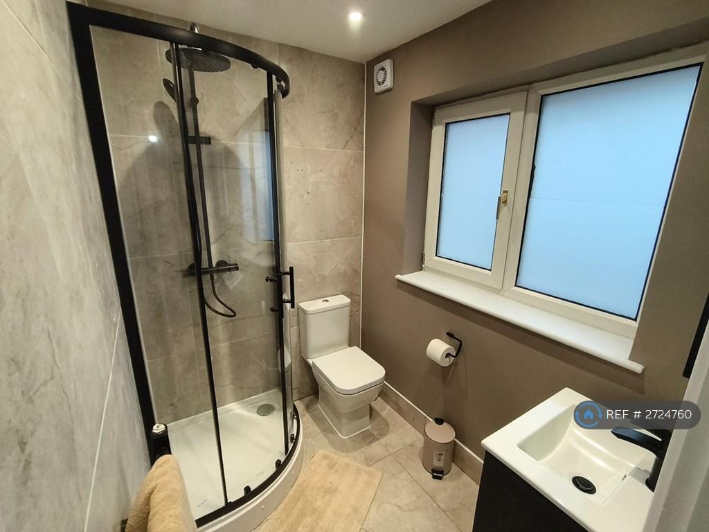En Suite Bathroom