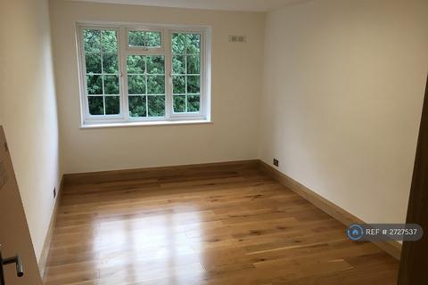 undefined, Waters Drive, Staines-Upon-Thames, TW18