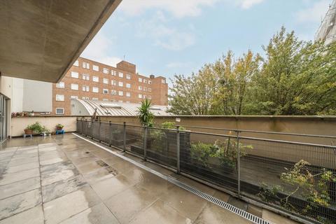3 bedroom flat to rent, Barking Road, London E16