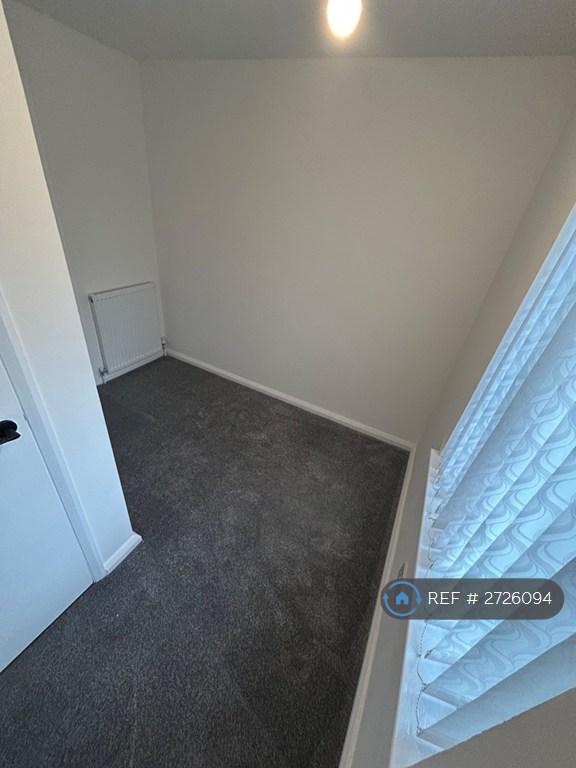 Box Bedroom