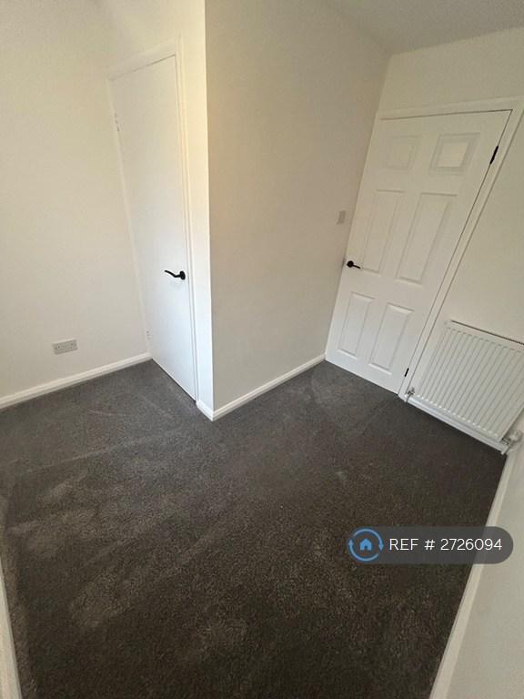 Box Bedroom