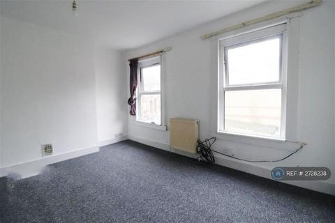undefined, Gladstone Avenue, Luton, LU1