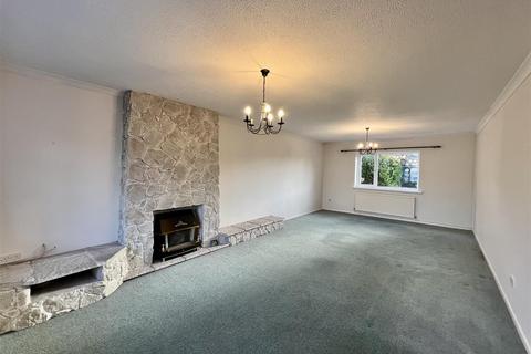 3 bedroom detached house for sale, Llwyn Y Bryn, Ammanford