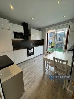 3 bedroom flat to rent, Brancaster Road, London, SW16