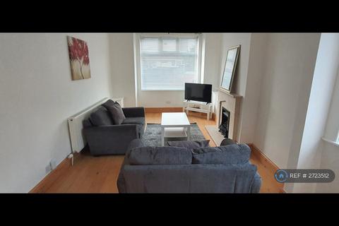 3 bedroom end of terrace house to rent, Worsley Road, Eccles, Manchester, M30