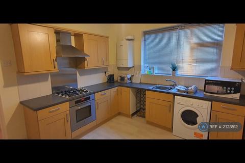 3 bedroom end of terrace house to rent, Worsley Road, Eccles, Manchester, M30