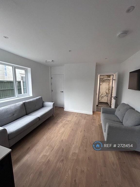 Lounge With Hd Tv