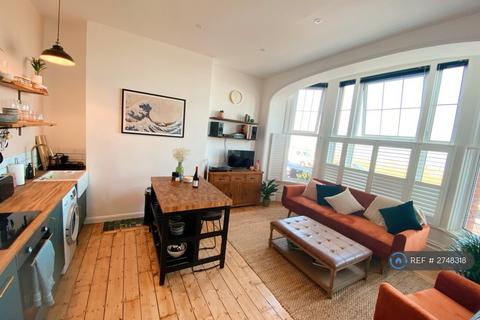 1 bedroom flat to rent, Lewis Crescent, Cliftonville, Margate, CT9