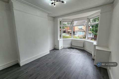 3 bedroom terraced house to rent, Priory Avenue, Salford, M7