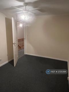 3 bedroom terraced house to rent, Horners Croft, Wolverton, Milton Keynes, MK12
