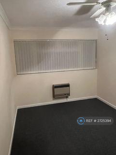 3 bedroom terraced house to rent, Horners Croft, Wolverton, Milton Keynes, MK12