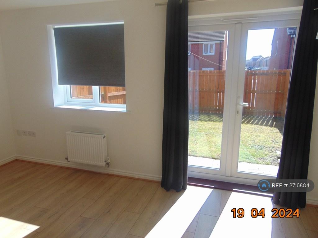 Lounge/Diner With Doors To Garden