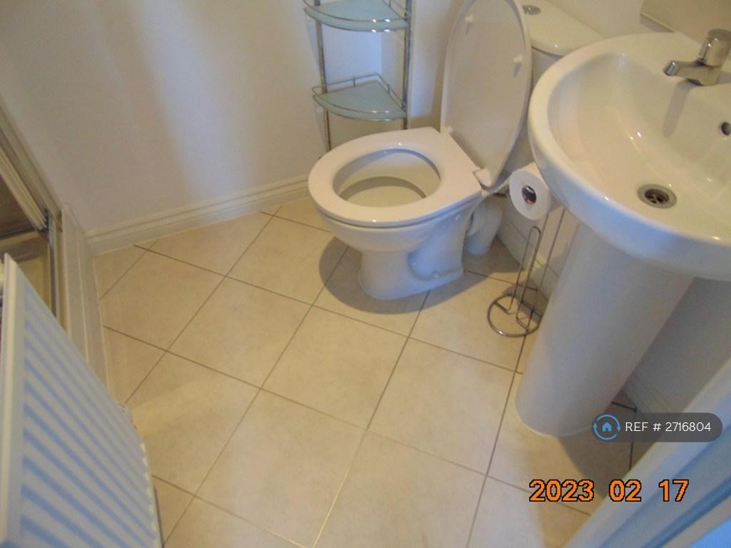 Ensuite To Main Bedroom
