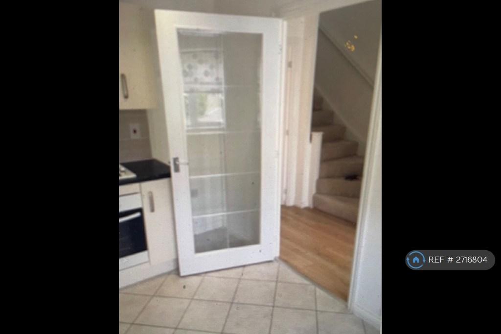 Hallway/Kitchen