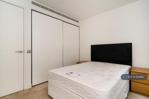 undefined, Pan Peninsula Square, London, E14