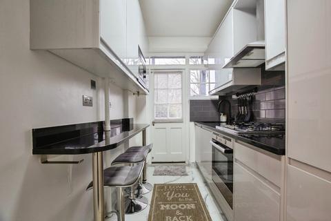3 bedroom flat for sale, Eaton Rise, London W5