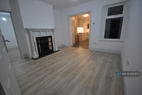 4 bedroom detached house to rent, New Haw Road, Addlestone, KT15