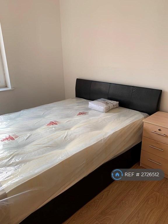 Master Bedroom Double Bed With Storage