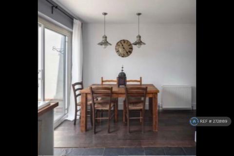 2 bedroom terraced house to rent, Dames Road, East London, E7