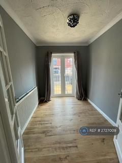 2 bedroom semi-detached house to rent, Kenyon Avenue, Oldham, OL8