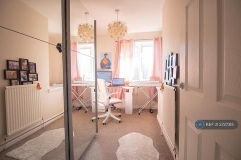 3 bedroom end of terrace house to rent, Albert Road, Bracknell, RG42
