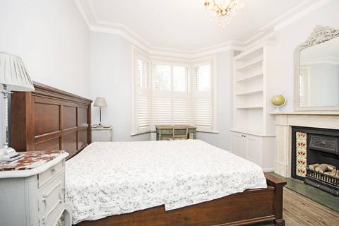2 bedroom flat to rent, Saltram Crescent, Maida Hill, London, W9
