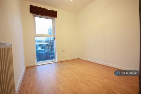 2 bedroom flat to rent, Burcher Gale Grove, London, SE15