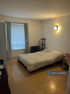 2 bedroom flat to rent, Hopton Road, London, SE18