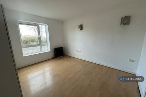 2 bedroom flat to rent, Hopton Road, London, SE18